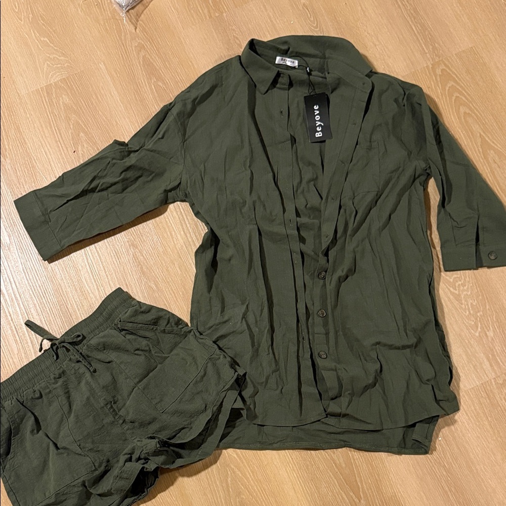 Amazon Women's Green Button Down Shirt